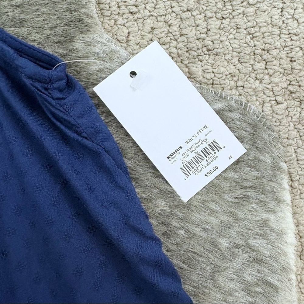 NWT Sleeveless Smocked Tank Top - Picture 9 of 12